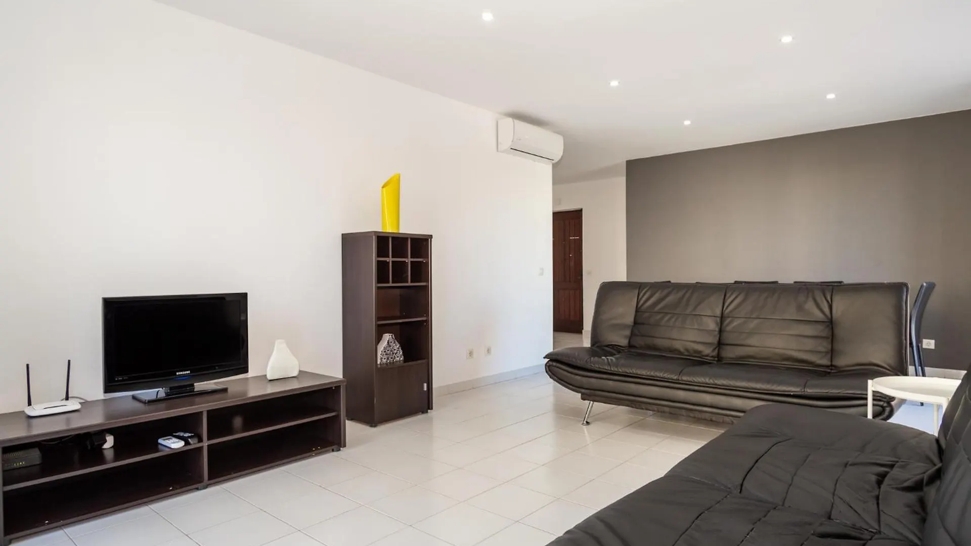 Paradise Beach Apartments With Pool Se 波尔蒂芒